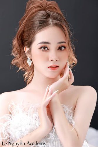 trang điểm cô dâu tại nhà củ chi