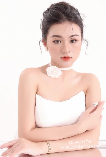 trang điểm cô dâu củ chi